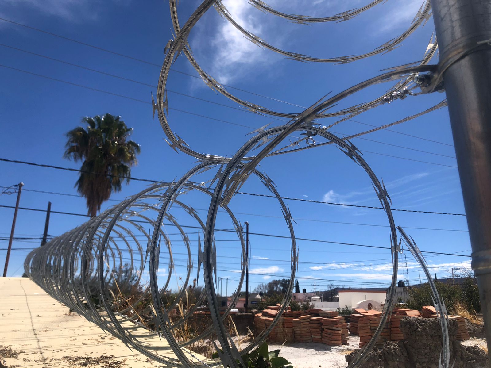 Concertina instalada en perímetro de seguridad